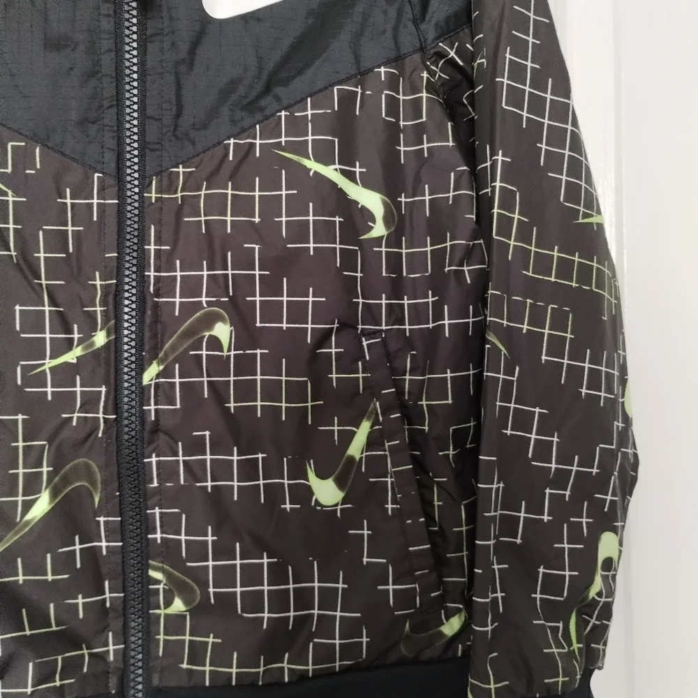 Nike Boys Jacket Size XS Black Lime Green zip up hooded Lightweight